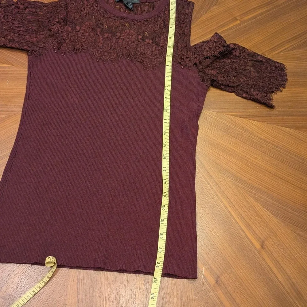 INC International Concepts Blouse Women Burgundy Excellent Lace Cold Shoulder M